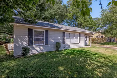 1528 Avenue P, Huntsville, TX 77340 - Photo 3