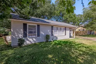 1528 Ave P, Huntsville, TX 77340 - Photo 3