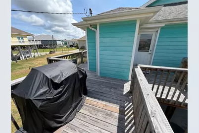 980 S Stingaree Drive, Crystal Beach, TX 77650 - Photo 13