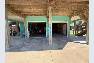 980 S Stingaree Drive, Crystal Beach, TX 77650 - Photo 7