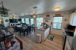 980 S Stingaree Dr, Crystal Beach, TX 77650 - Photo 17