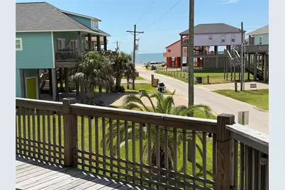 980 S Stingaree Drive, Crystal Beach, TX 77650 - Photo 11