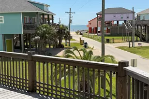 980 S Stingaree Dr, Crystal Beach, TX 77650 - Photo 11