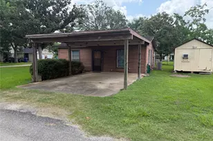 139 Scout Rd, Jones Creek, TX 77541 - Photo 3