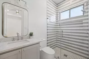 710 E 18th St, Houston, TX 77008 - Photo 31