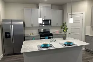 3110 Valley Peak Dr, Houston, TX 77063 - Photo 7