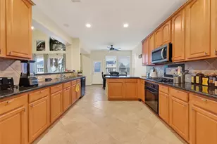 14419 Manorbier Ln, Sugar Land, TX 77498 - Photo 9