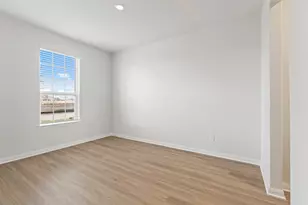 8827 New Jade Dr, Iowa Colony, TX 77583 - Photo 3