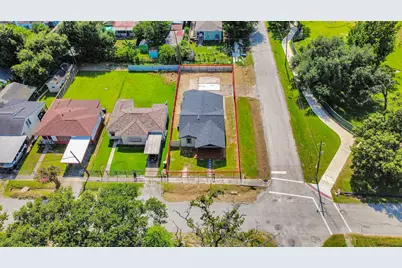 1102 Gazin Street, Houston, TX 77020 - Photo 3
