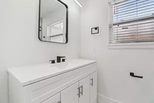 614 Nest Ln, Houston, TX 77022 - Photo 11