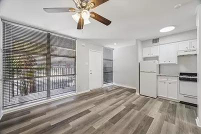 1901 Whitney Street #7, Houston, TX 77006 - Photo 1