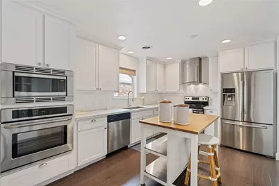 7910 Highmeadow Drive, Houston, TX 77063 - Photo 9