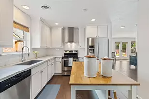 7910 Highmeadow Dr, Houston, TX 77063 - Photo 11