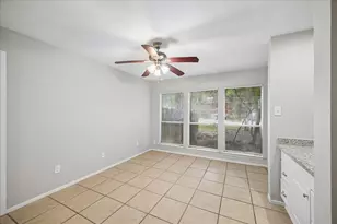 2 Goldthread Ct, The Woodlands, TX 77381 - Photo 3