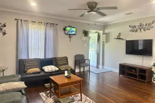 19 4th Ave N, Texas City, TX 77590 - Photo 3