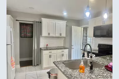 19 4th Avenue N, Texas City, TX 77590 - Photo 11