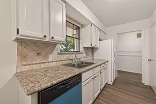 28700 Waikiki Ln, Conroe, TX 77356 - Photo 19