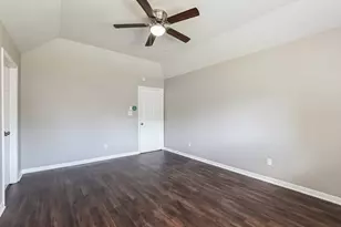 521 Cedar Ave, League City, TX 77573 - Photo 9