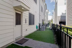 2726 Eado Edge Ct, Houston, TX 77020 - Photo 25