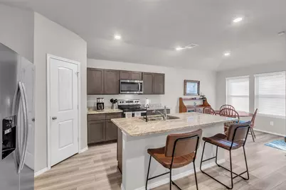 308 Pacos Drive, Huntsville, TX 77340 - Photo 3