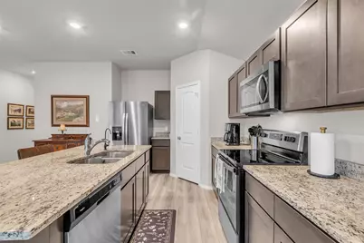 308 Pacos Drive, Huntsville, TX 77340 - Photo 5