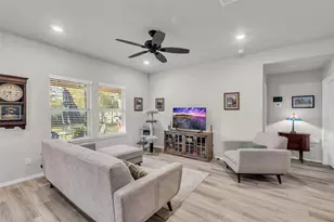 308 Pacos Dr, Huntsville, TX 77340 - Photo 11