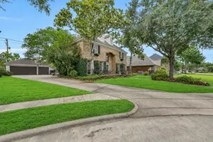 2111 Riverside Dr, League City, TX 77573 - Photo 3