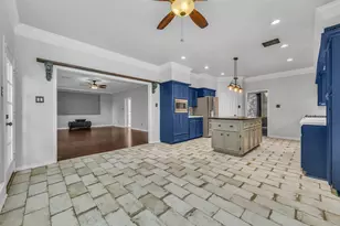2111 Riverside Dr, League City, TX 77573 - Photo 13