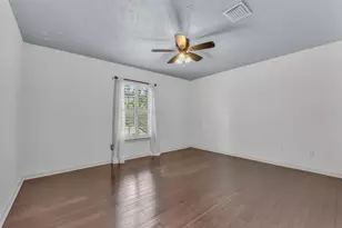 2111 Riverside Dr, League City, TX 77573 - Photo 27