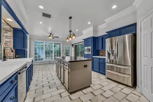 2111 Riverside Dr, League City, TX 77573 - Photo 11