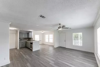 108 Varsity Circle, Huntsville, TX 77340 - Photo 3