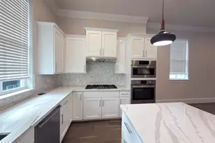 815 Bringhurst St, Houston, TX 77020 - Photo 9
