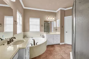 208 River Oaks Dr, Lake Jackson, TX 77566 - Photo 19