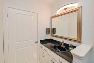 1901 Post Oak Blvd, Houston, TX 77056 - Photo 17