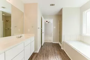 9909 Hyacinth Way, Conroe, TX 77385 - Photo 13