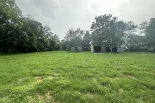 602 E Navasota St, Groesbeck, TX 76642 - Photo 11