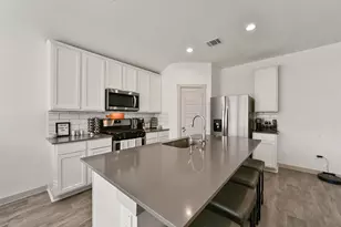 7834 Golden Rubia Ln, Rosharon, TX 77583 - Photo 9