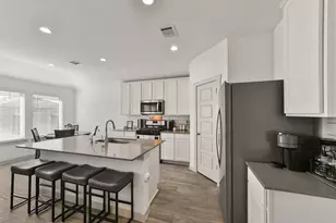 7834 Golden Rubia Ln, Rosharon, TX 77583 - Photo 7