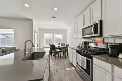 7834 Golden Rubia Lane, Rosharon, TX 77583 - Photo 11