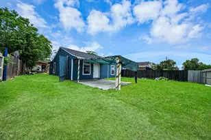 7351 Guadalcanal Rd, Houston, TX 77033 - Photo 23