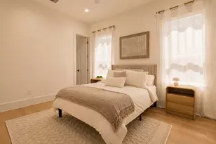 1642 Bonnie Brae St, Houston, TX 77006 - Photo 13
