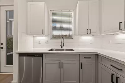 7707 Johanna Park Drive, Houston, TX 77055 - Photo 11