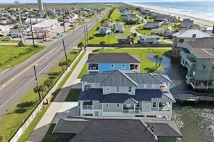 18 Blue Heron Cir, Jamaica Beach, TX 77554 - Photo 9