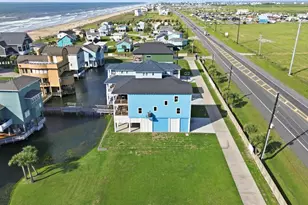 18 Blue Heron Cir, Jamaica Beach, TX 77554 - Photo 13