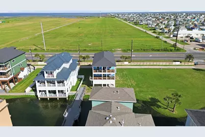 18 Blue Heron Circle, Jamaica Beach, TX 77554 - Photo 11