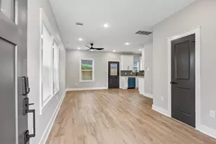 5032 Mallow St, Houston, TX 77033 - Photo 3