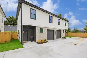 5032 Mallow St, Houston, TX 77033 - Photo 1