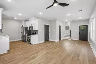 5032 Mallow St, Houston, TX 77033 - Photo 5