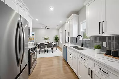 5032 Mallow St #A B, Houston, TX 77033 - Photo 9