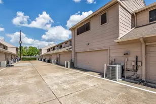 13740 Hollowgreen Dr, Houston, TX 77082 - Photo 35